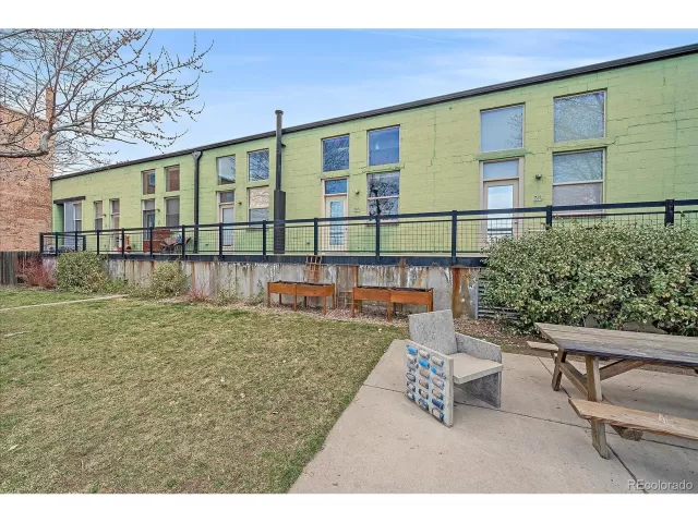 MLS: 6192784 Condo For Sale
