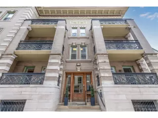 Browse active condo listings in COLONNADE LOFTS