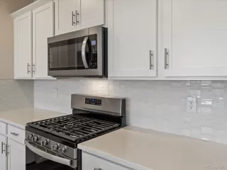 Photo #3: 6199601 Listing