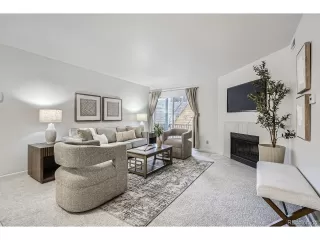 Photo #2: 6199926 Listing