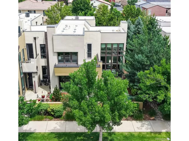 MLS: 6201249 Condo For Sale