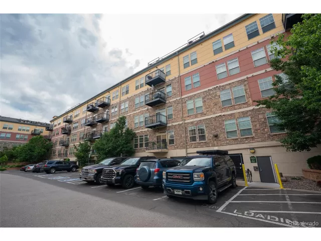 MLS: 6204981 Condo For Sale