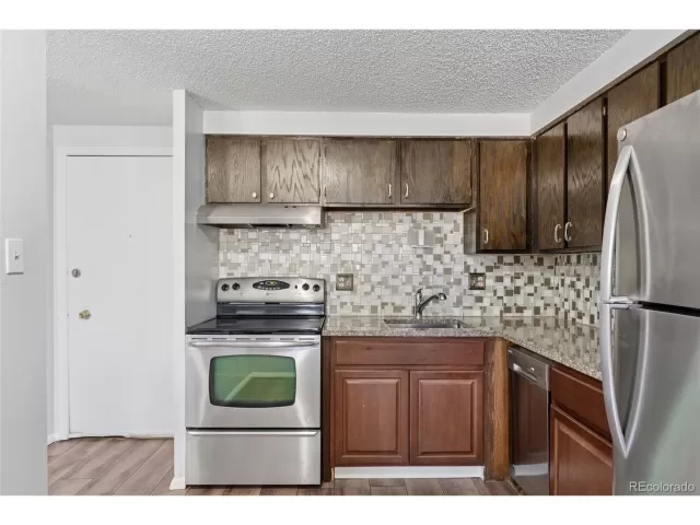 MLS: 6205688 Condo For Sale