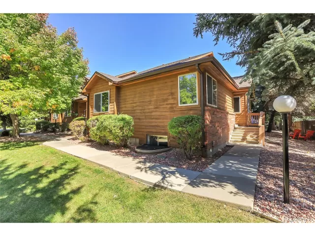 MLS: 6208025 Condo For Sale