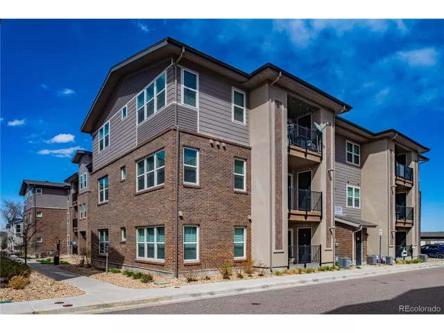 MLS: 6215052 Condo For Sale