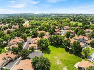 Photo #4: 6221721 Listing