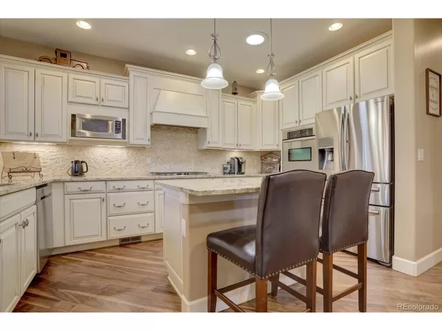 MLS: 6222679 Condo For Sale