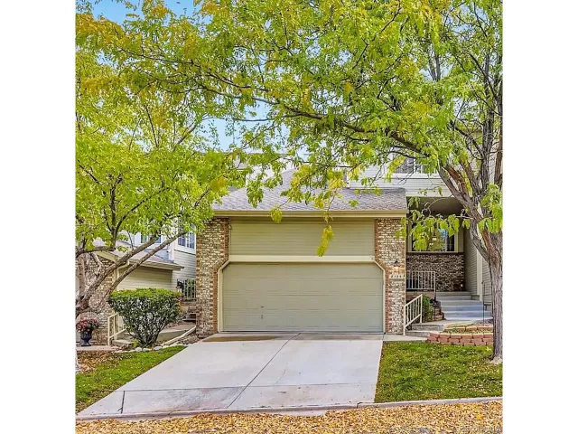 MLS: 6231086 Condo For Sale