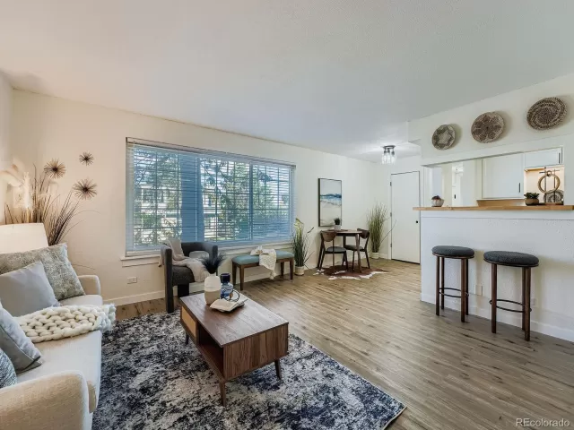 MLS: 6235593 Condo For Sale