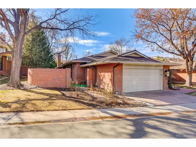 MLS: 6237348 Condo For Sale