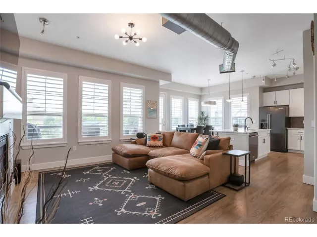 MLS: 6238693 Condo For Sale