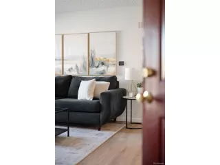 Photo #3: 6241396 Listing