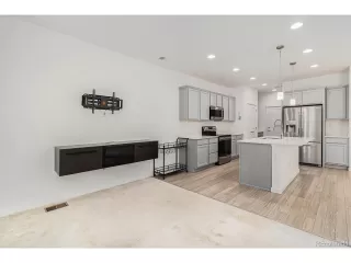 Photo #5: 6246249 Listing