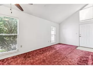 Photo #5: 6249278 Listing