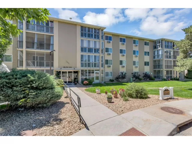 MLS: 6271248 Condo For Sale