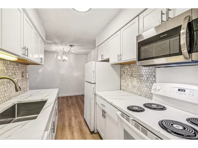 MLS: 6300666 Condo For Sale