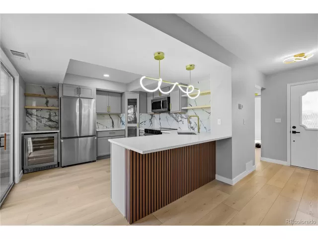 MLS: 6306102 Condo For Sale