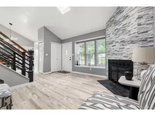 Photo #3: 6320282 Listing