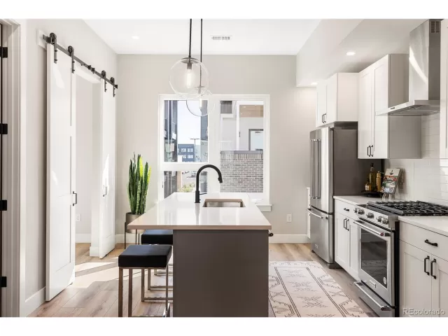 MLS: 6327340 Condo For Sale