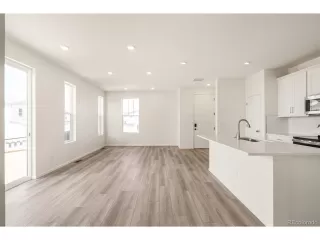 Photo #5: 6331446 Listing