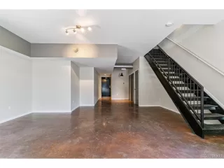 Photo #3: 6342287 Listing