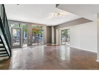 Photo #6: 6342287 Listing