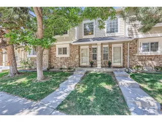 More Details about MLS # 6350147 : 1127 S VENTURA CIR C AURORA CO 80017