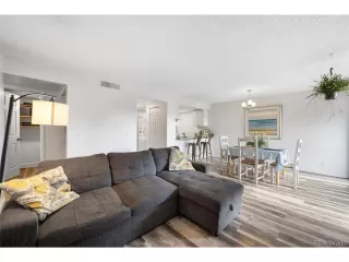 Photo #5: 6352686 Listing