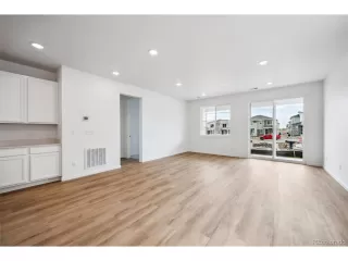 Photo #5: 6365046 Listing 