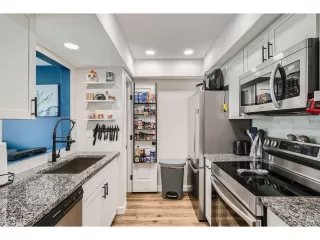 Photo #6: 6369460 Listing