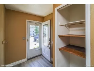 Photo #5: 6377361 Listing