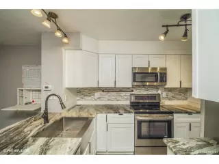 Photo #6: 6377361 Listing