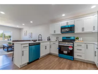 Photo #4: 6381598 Listing