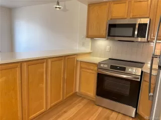Browse active condo listings in WILLIAMS STREET LOFTS
