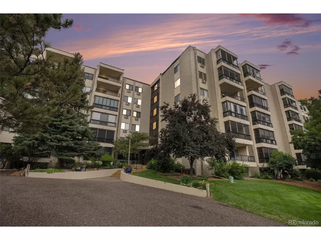 MLS: 6392082 Condo For Sale