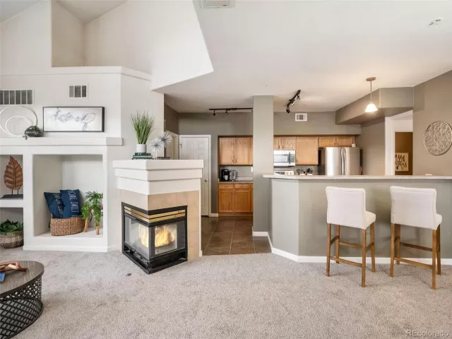 MLS: 6400664 Condo For Sale