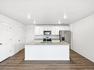 Photo #5: 6406951 Listing 