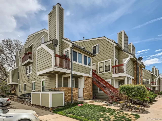 MLS: 6420078 Condo For Sale