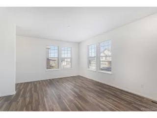 Photo #5: 6420240 Listing