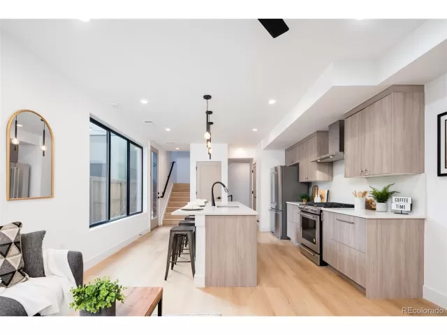 MLS: 6420593 Condo For Sale