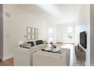 Photo #2: 6426948 Listing