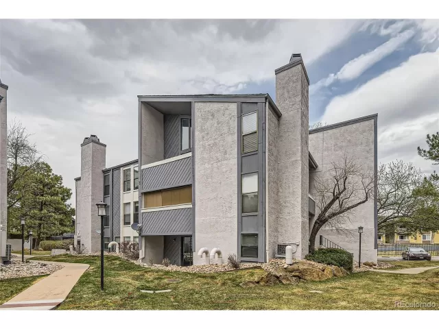 MLS: 6429204 Condo For Sale