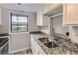 Photo #4: 6429204 Listing