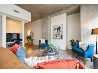 Photo #5: 6439323 Listing