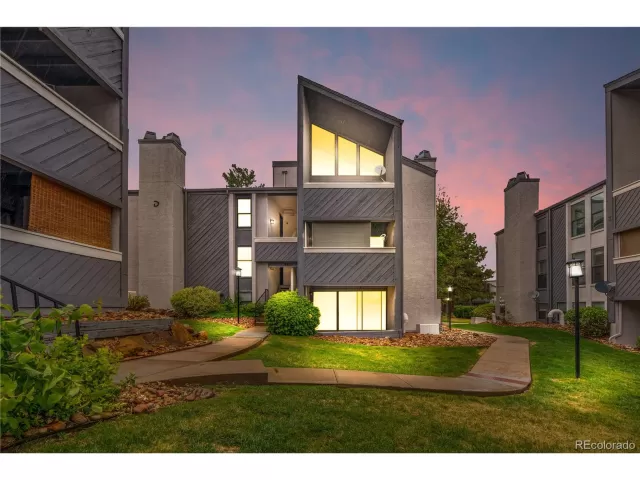 MLS: 6448885 Condo For Sale