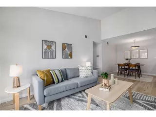 Photo #4: 6448922 Listing