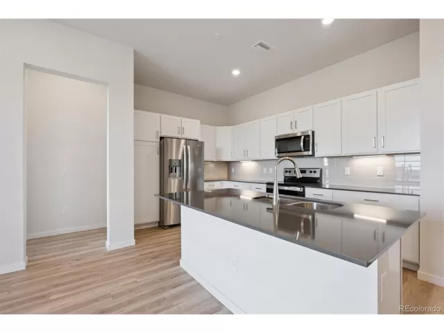 MLS: 6452371 Condo For Sale