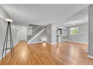 Photo #5: 6459985 Listing