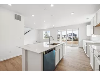 Photo #2: 6479142 Listing 