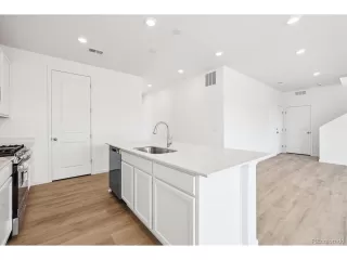 Photo #4: 6479142 Listing 